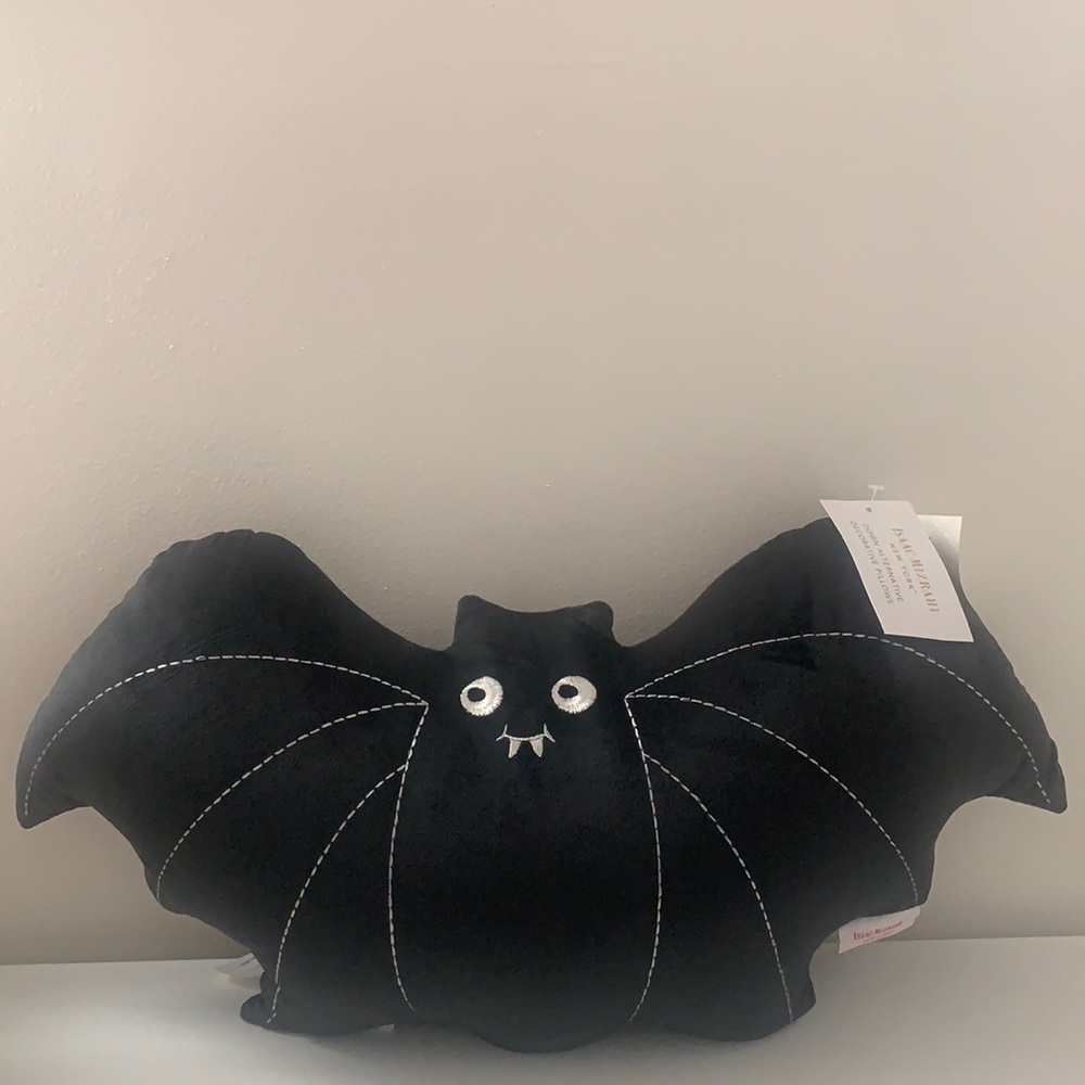 Halloween Bat Shape Pillow. Brand New. Please see pictures for descriptions.